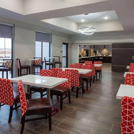 La Quinta Inn & Suites By Wyndham Coralville Iowa City ภายนอก รูปภาพ