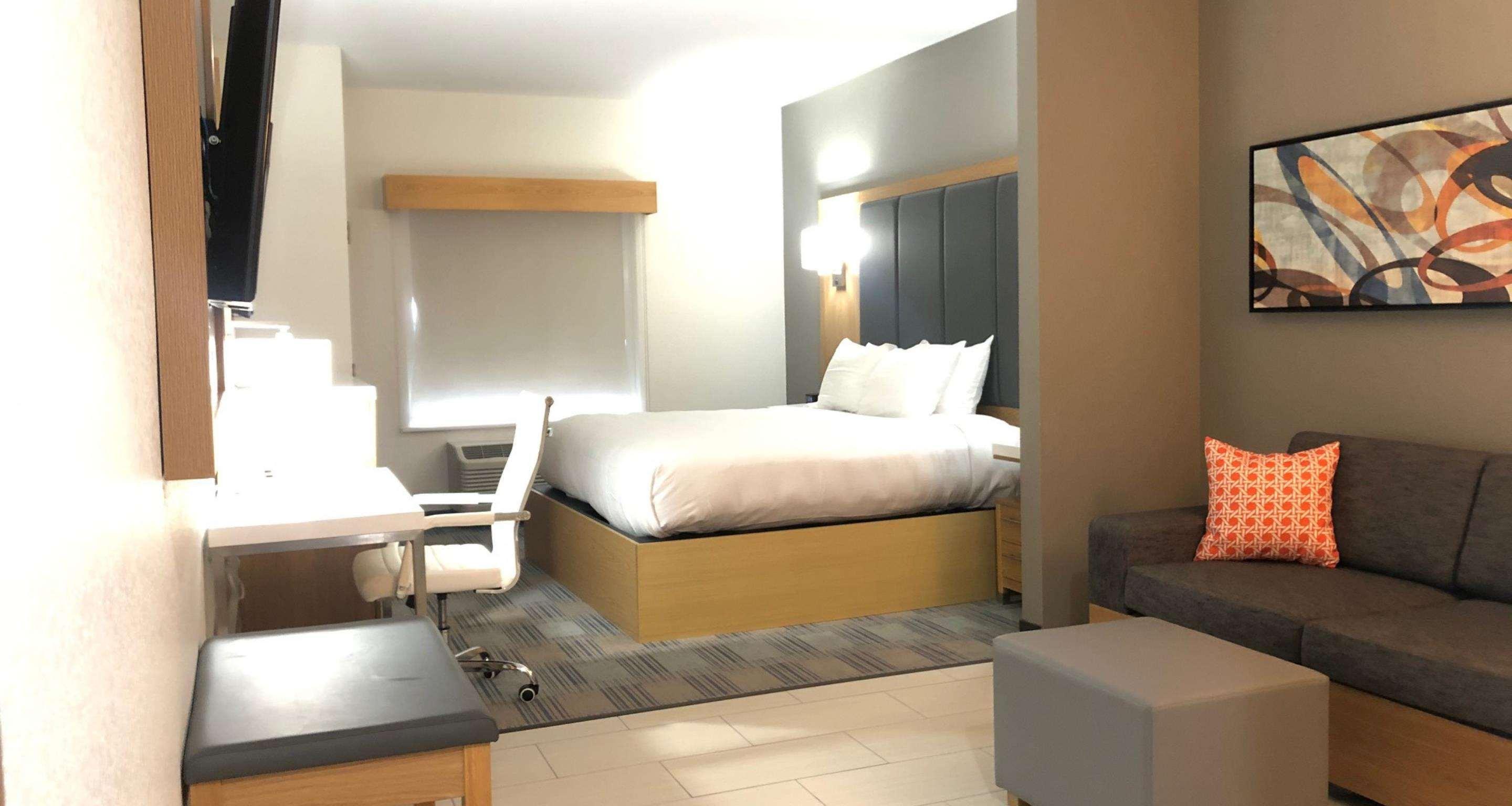 La Quinta Inn & Suites By Wyndham Coralville Iowa City ภายนอก รูปภาพ