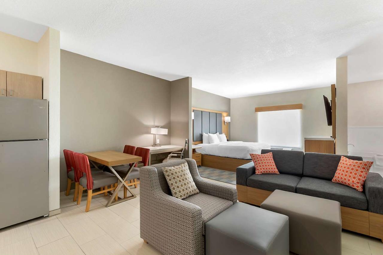 La Quinta Inn & Suites By Wyndham Coralville Iowa City ภายนอก รูปภาพ