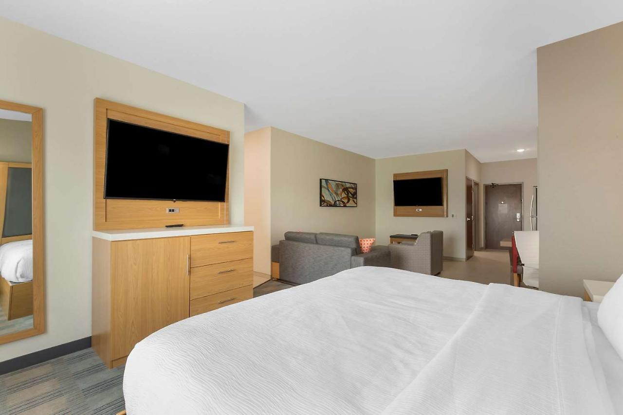 La Quinta Inn & Suites By Wyndham Coralville Iowa City ภายนอก รูปภาพ