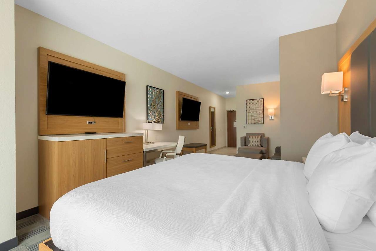 La Quinta Inn & Suites By Wyndham Coralville Iowa City ภายนอก รูปภาพ