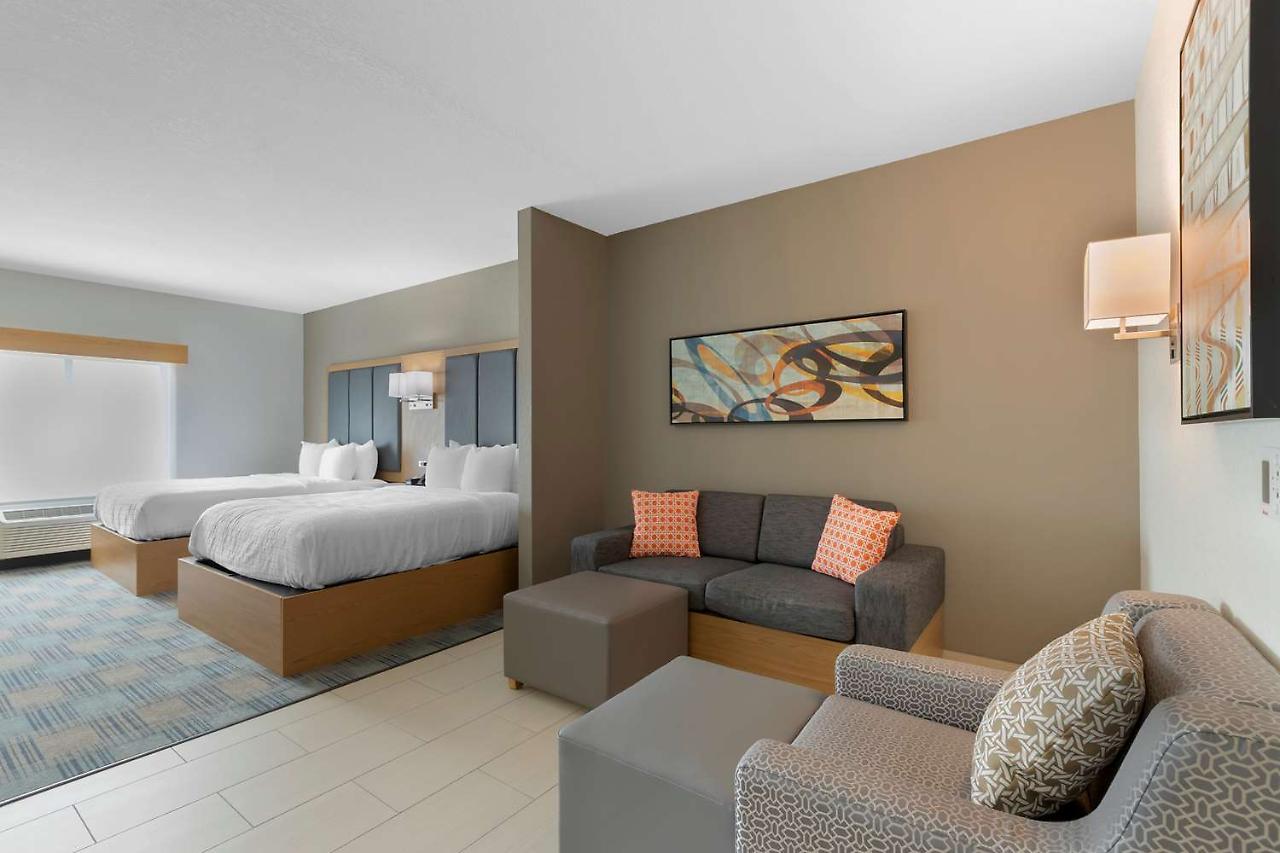 La Quinta Inn & Suites By Wyndham Coralville Iowa City ภายนอก รูปภาพ