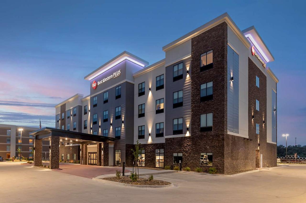 La Quinta Inn & Suites By Wyndham Coralville Iowa City ภายนอก รูปภาพ
