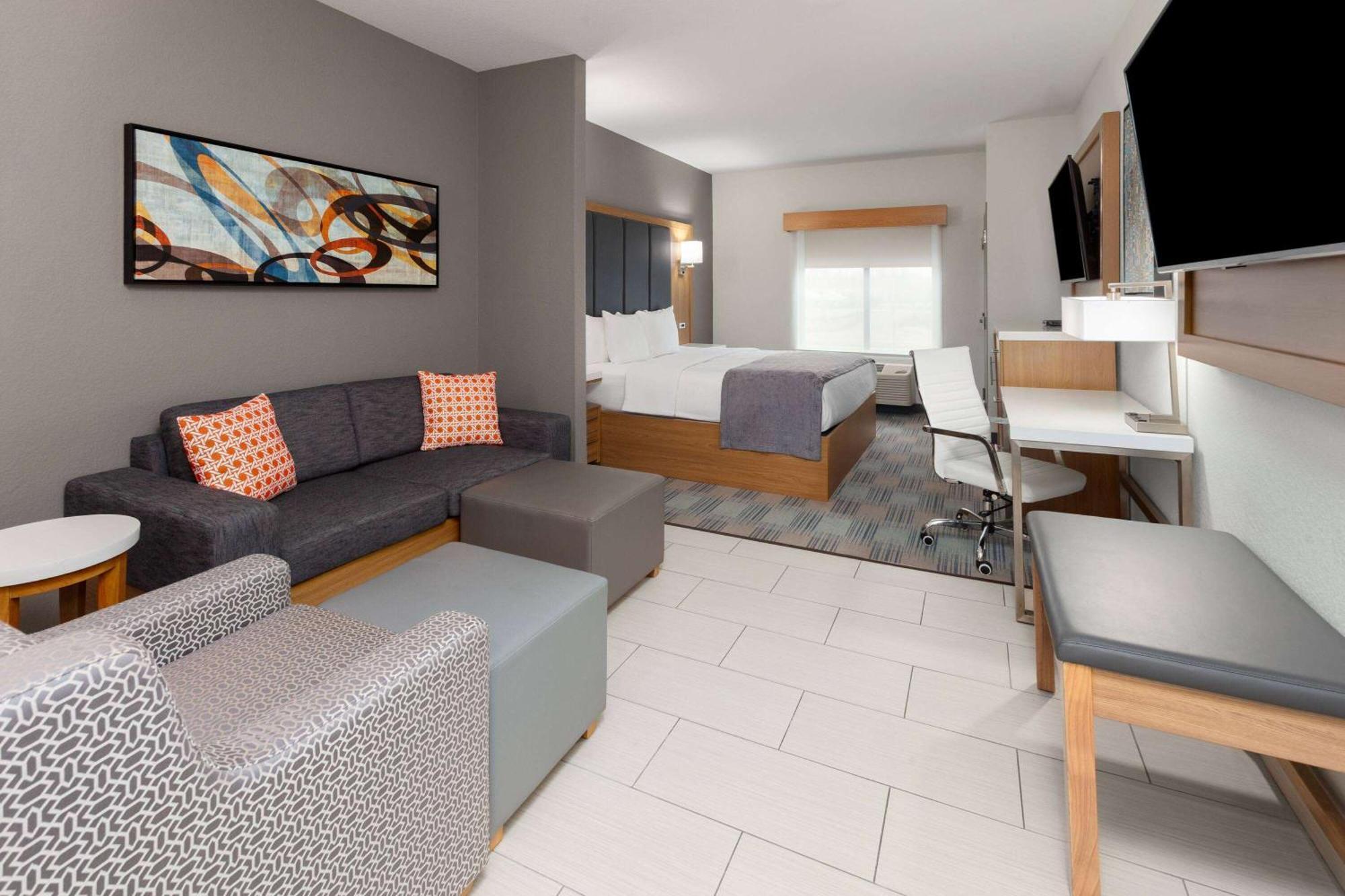 La Quinta Inn & Suites By Wyndham Coralville Iowa City ภายนอก รูปภาพ