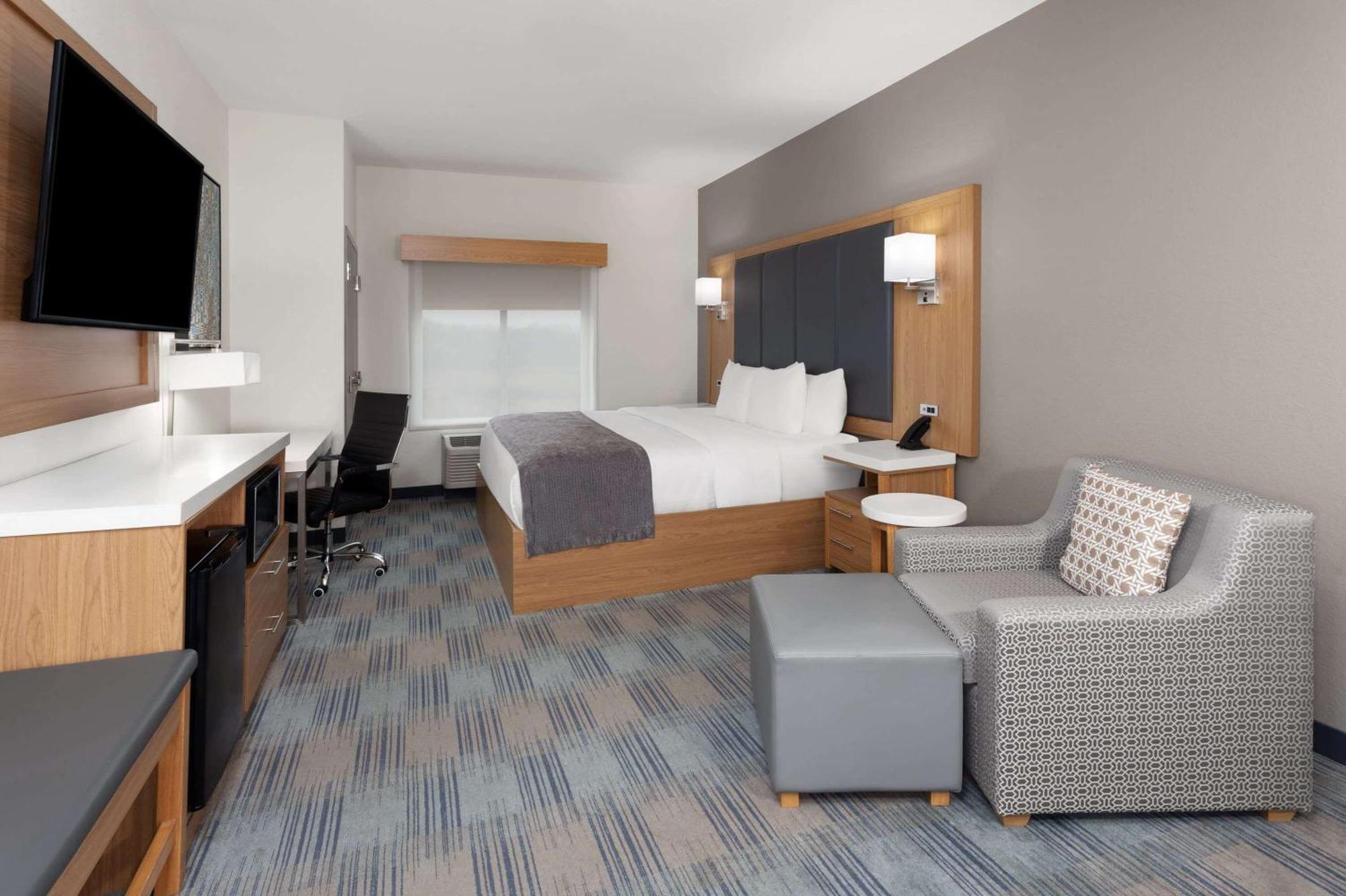 La Quinta Inn & Suites By Wyndham Coralville Iowa City ภายนอก รูปภาพ