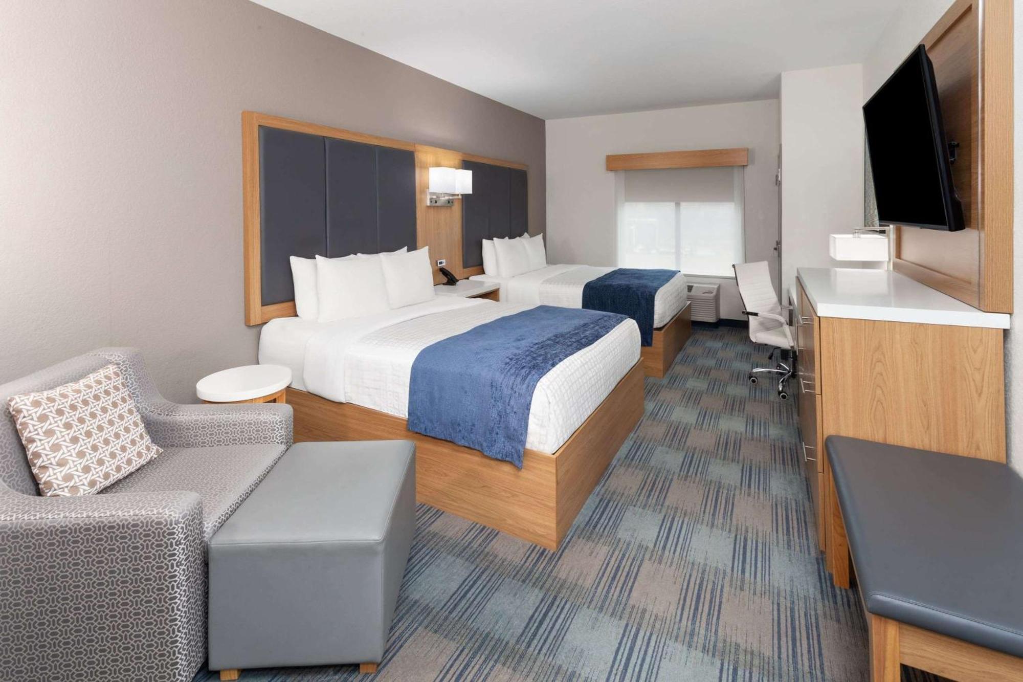La Quinta Inn & Suites By Wyndham Coralville Iowa City ภายนอก รูปภาพ